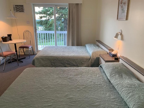 Auberge Motel Panorama image 14
