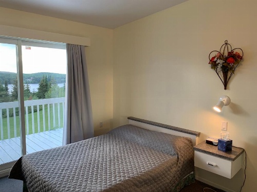 Auberge Motel Panorama image 23