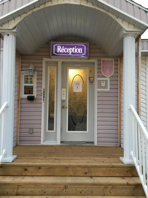 Auberge Motel Panorama image 42